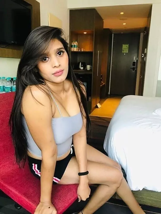 कॉल गर्ल्स सर्विस  सुत्रापाडा